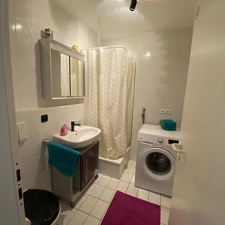Attractive 2 South Of Munich Apartment Ottobrunn